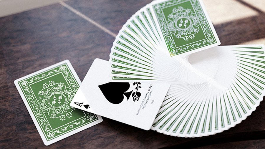 Black Roses Immergrün Playing Cards